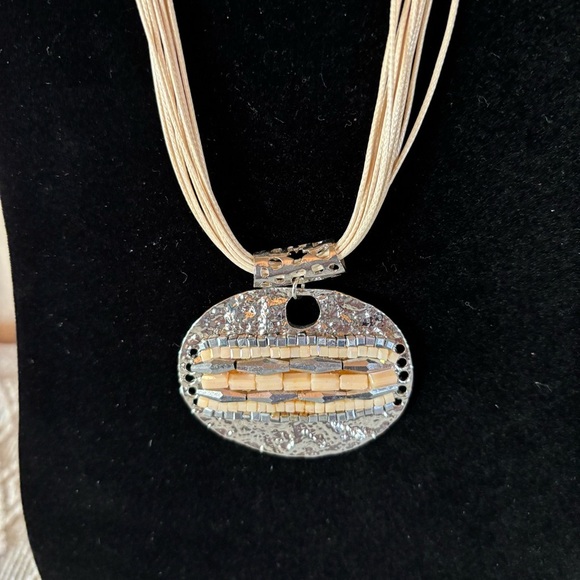 18" layered necklace with beaded hammered oval pendant. Pale peach and silver. - Picture 3 of 4